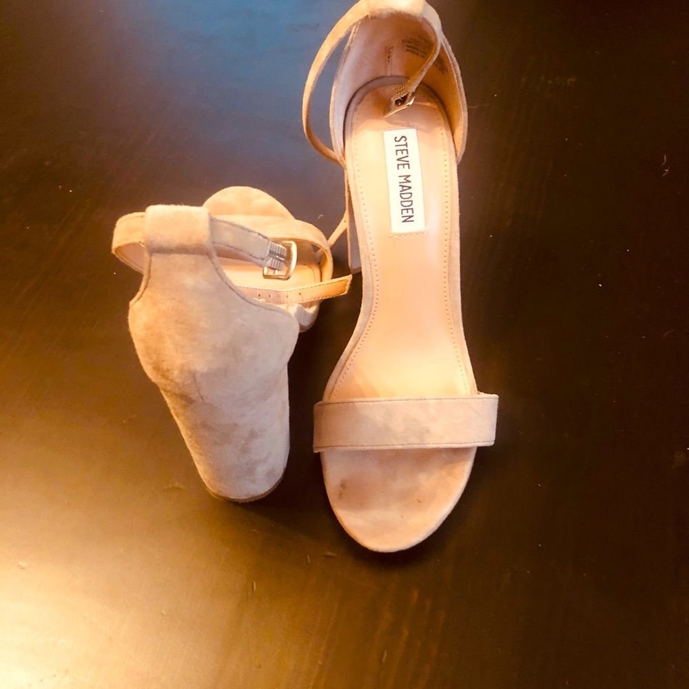 Steve Madden size 7.5 suede heels.